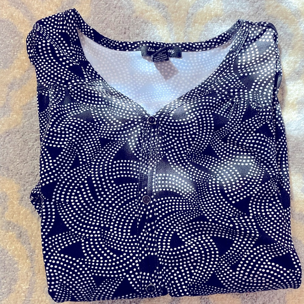 LAST CHANCE SALE! 🌸 Long sleeve black white top